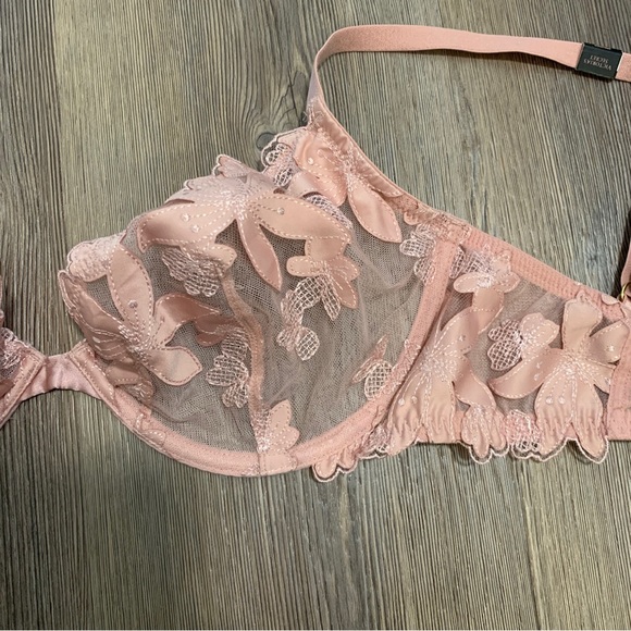 Victoria’s Secret Unlined Underwire Sheer Lace Floral Bra Pink Women’s 32DDD NWT - Picture 3 of 4
